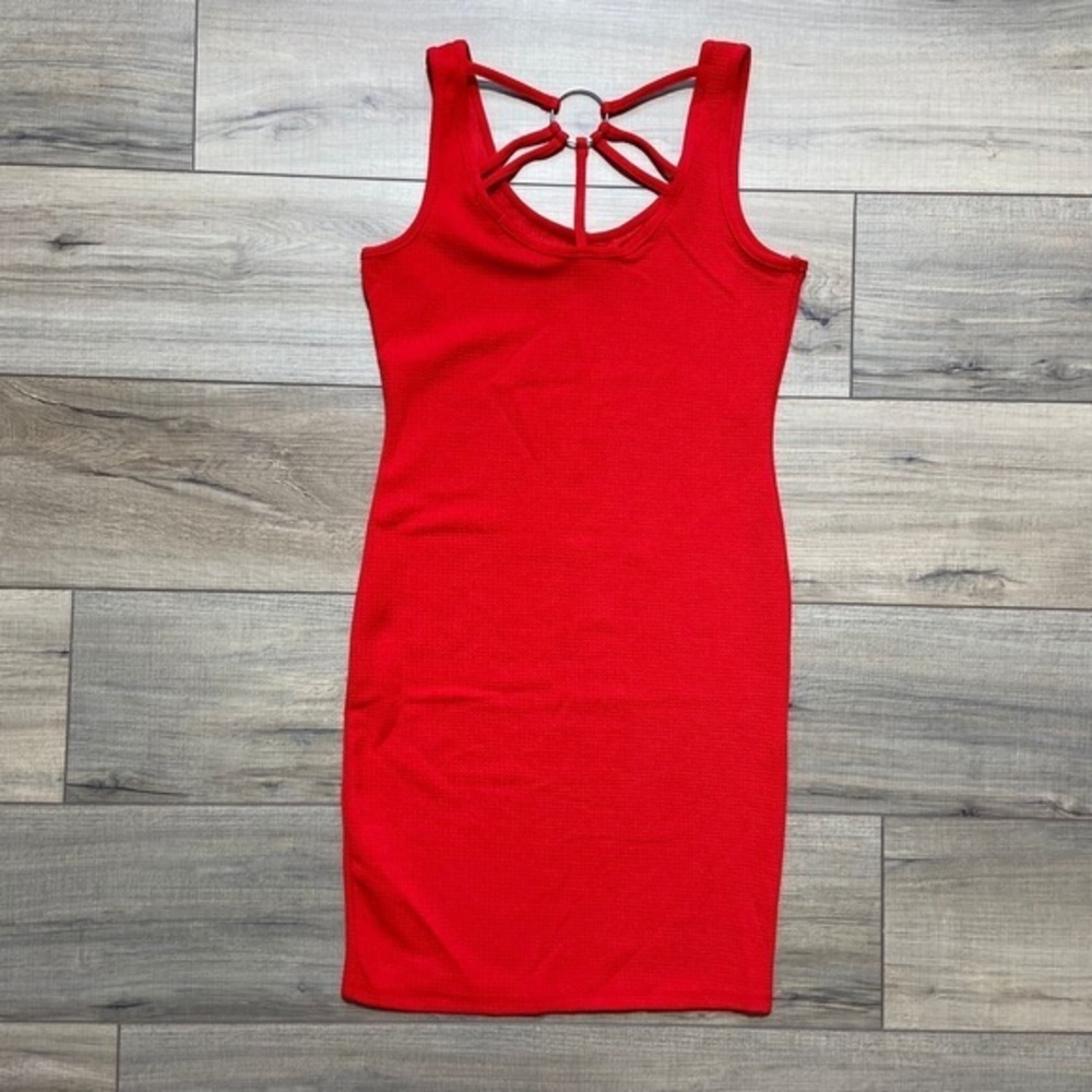 Red Sleeveless Ring-Back Bodycon Dress - - Picture 5 of 8